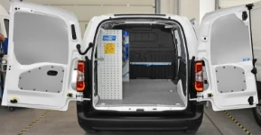 01_Aménagement  Syncro sur Toyota Proace City pour automations industrielles
