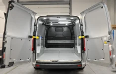 01_Custom Ford 1 revêtu et accessoirisé pour systèmes sécurité incendie.