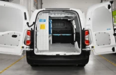 01_Fiat Doblò équipé pour installation appareils ménagers de cuisine