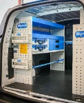01_Fiat Doblò L1 H1, meuble sur toute la longueur de la paroi gauche