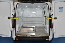 01_Ford Custom avec revêtement et glissière porte-cercueil funèbre Syncro