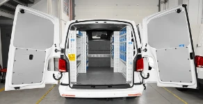 01_VW Transporter L1 H1 pour maintenance secteur Ho.Re.Ca., avec revêtements complets et meubles 