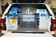 02_Accès total à l’espace de rangement de Ford Ranger avec ouverture  hayon