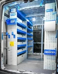 02_Étagères de rayonnage avec porte et accessoires divers sur Transit pour peintre