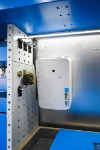 02_Le dispositif générateur de brouillard fixé au revêtement du fourgon