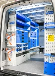 02_Paroi de gauche Crafter L3 H3 avec tiroirs, rayonnages valises, dispositif arrimage valises et accessoires Syncro