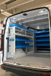 02_Paroi de gauche Transporter avec étagères et tiroirs transparents amovibles