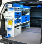 02_Paroi de gauche VW ID Buzz avec zone entrepôt meublée par Syncro