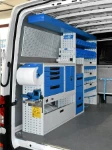 02_Paroi gauche Crafter agencé en atelier mobile par Syncro System