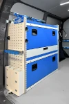02_Transporter avec rayonnages et accessoires d’arrimage Syncro System