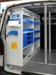 02_Transporter meublé avec tiroirs , rayonnages, barres d’arrimage par Syncro System