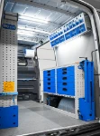 03_Établi sur Sprinter avec éclairage à  LED et tiroirs métalliques et en plastique transparent