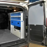 03_Paroi de droite de Doblò Fiat équipée  par Syncro avec tiroirs transparents basculants