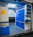 03_Paroi de droite de Trafic avec tiroirs transparents et porte-étau coulissant