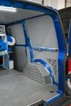 03_VW Transporter avec revêtements pour espace de chargement