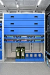 044_Porte-valises en plastique et supports porte-jerrycan sur Crafter meublé par Syncro