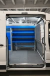 04a_Détail dispositif arrimage valises et étagères sur Maxus Deliver aménagé par Syncro System (exemple 2)