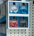 04_Bloc tiroirs latéral avec tiroirs transparents sur le flanc de l’aménagement