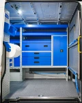 04_Détail aménagement Syncro sur Crafter depuis la porte coulissante