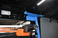 04_Détail de la fixation du support à la carrosserie du fourgon