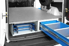 04_Espace sous-plancher avec étagère et tiroir amovible