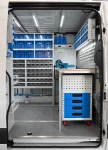 04_Établi avec étau sur paroi séparation cabine Sprinter