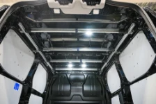 04_Plafond Custom équipé par Syncro avec cintres et barres Syncroblock