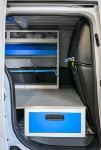 04_Systèmes d’arrimage du chargement sur paroi séparation cabine Doblò avec bloc-tiroirs sous-plancher