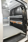 05a_Paroi séparation cabine de Custom 2 avec rails galvanisés et sangles pour charges lourdes