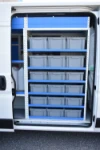 05_Paroi séparation cabine avec étagères de rayonnage et accessoires arrimage pour compartiment au sol