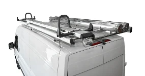 05_Porte-tout avec porte échelles et double porte-tubes sur le toit de MAN TGE pour électricien