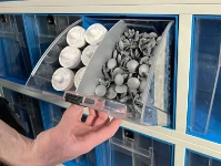 06_Armoire transparente ouverte avec un seul séparateur