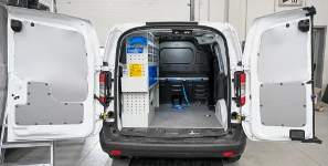 11_Courier L1 H1 pour installations avec mobilier concentré sur la paroi de gauche