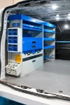 22_Paroi de droite de Volkswagen Transporter avec tiroirs, étagères et accessoires Syncro