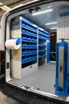 22_Transit pour multiservices avec conteneurs amovibles et armoire pour fourgons(2)