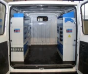Rivestimento interno con pianale e pannellatura per NV250