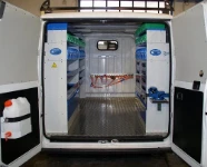 Rivestimento interno con pianale e pannellatura per NV250