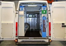 Rivestimento interno con pianale e pannellatura per NV250