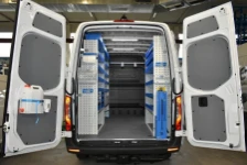 Rivestimento interno con pianale e pannellatura per NV250