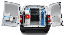 Allestimento con scaffalature per Fiat Doblò
