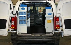 Aménagement Berlingo avec porte-étau coulissant