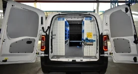 Aménagement Berlingo avec porte-étau coulissant