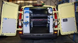 Allestimento officina mobile sul Dacia Dokker con morsa, portarotolo e tanica