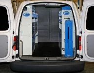 Allestimento officina mobile sul Dacia Dokker con morsa, portarotolo e tanica