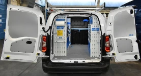 Rivestimento, scaffali e portatutto per Doblò