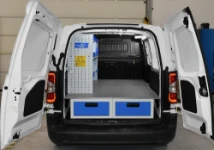 Cassettiere sottopianale e scaffalatura per allestimento Doblò