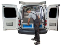 Aménagement pour Caddy avec sous-plancher