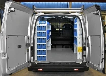 Aménagement Syncro System du Nissan NV200 des deux côtés