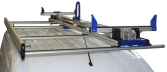 Berlingo Citroen con rivestimento interno in legno e lamiera