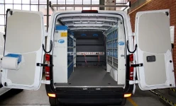 Vista d'insieme dell'allestimento Syncro Ultra nel vano di carico del NV250